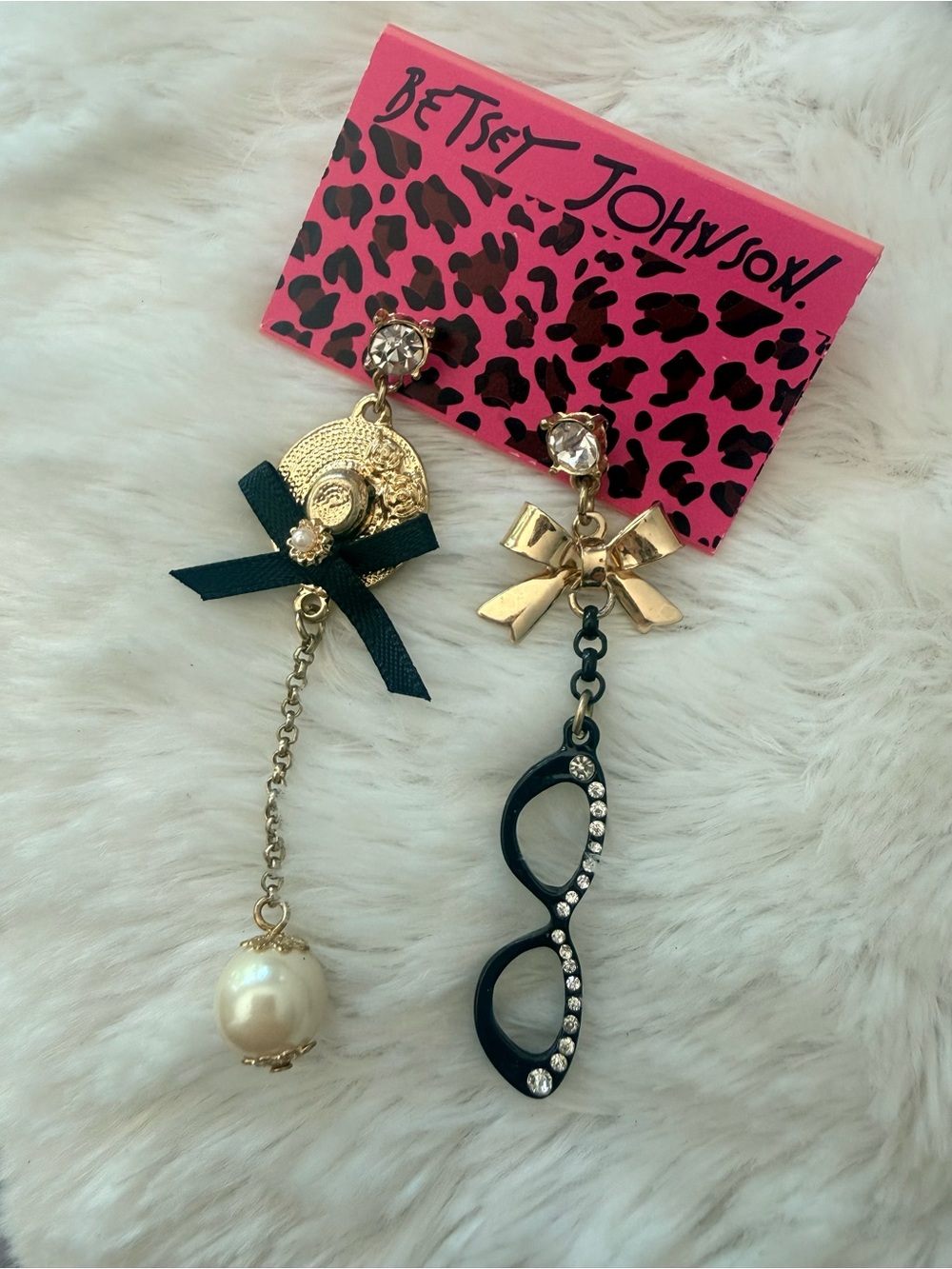 Betsey Johnson Gold, Black, Pearl Asymmetric Novelty Earrings